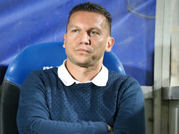 שומר את הקלפים קרוב לחזה. בכר (דני מרון)