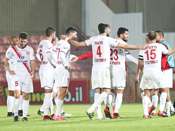 למרות הניצחון, בסכנין ממשיכים לחכות למאמן (צילום: דני מרון)