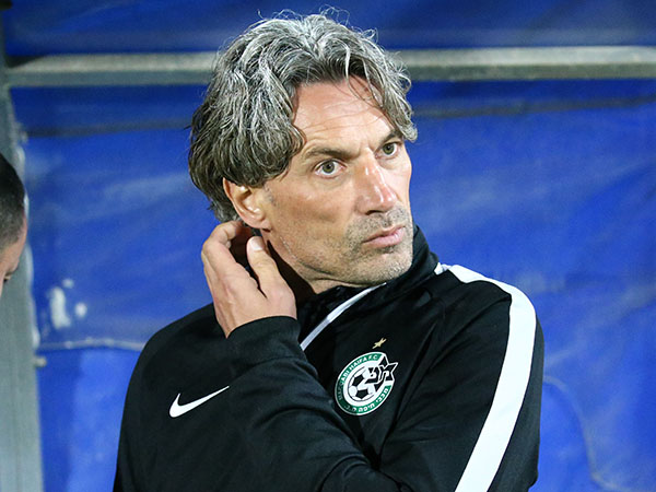 זועק לעזרה, אבל אף אחד לא מקשיב (דני מרון)