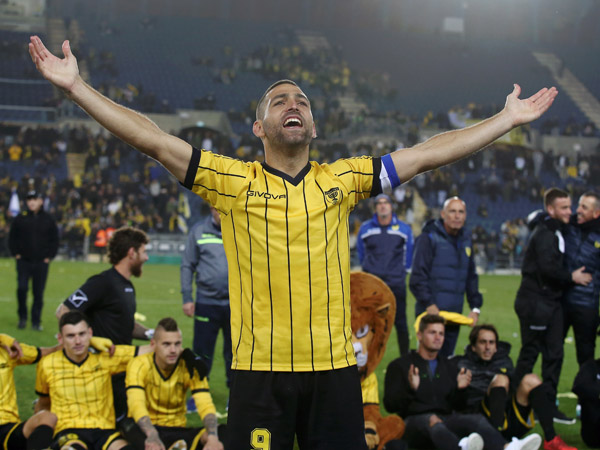 מעל המאמן? שכטר (אלן שיבר)