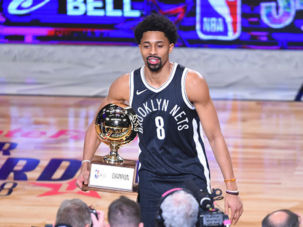 חגג בעיר הולדתו. דינווידי (צילום: Getty)