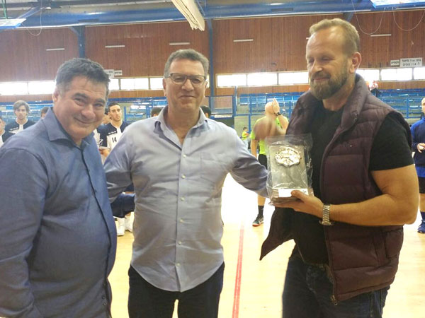 שנדובסקי, צרפתי וסרוגו. המקדוני נפרד (צילום: חגי סיטרוק, איגוד הכדוריד)