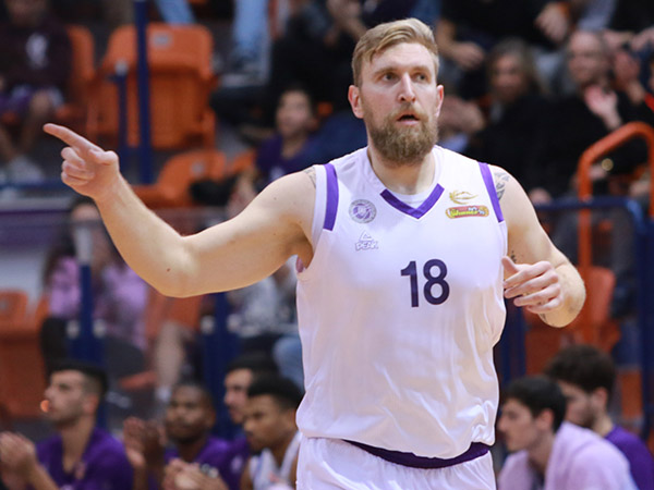 נסטרנקו. מצטיין למרות הנפילה של נהריה (מנהלת)