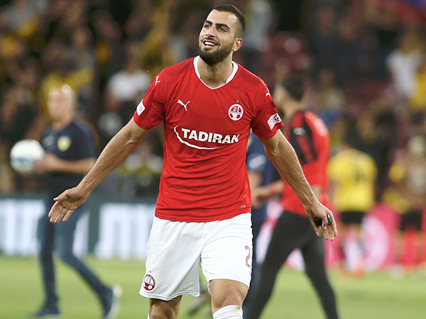 יקבל את סרט הקפטן. טאהא (אלן שיבר)