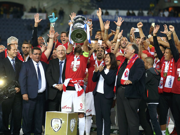 הגביע הוא אדום (אלן שיבר)