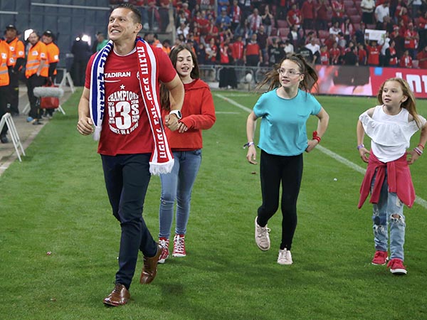 "לא רוצים להסתפק במה שעשינו". בכר (אלן שיבר)