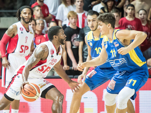 מקניל. 20 נק' ב-26 דקות (מנהלת הליגה)