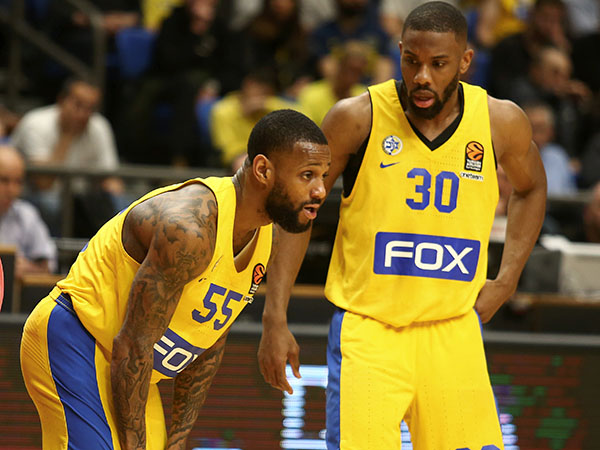 קול עם ג'קסון. "נוריס משחק את הכדורסל הכי טוב שלו" (אלן שיבר)