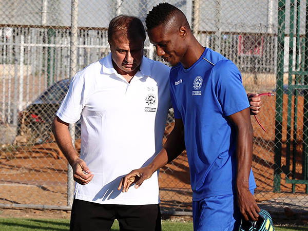 אלישע לוי עם ברוסו. עידן חדש בפ"ת (צילום: אלן שיבר)