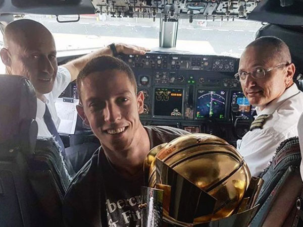 הגביע מגיע הביתה (חשבון האינסטגרם של איגדו הכדורסל)