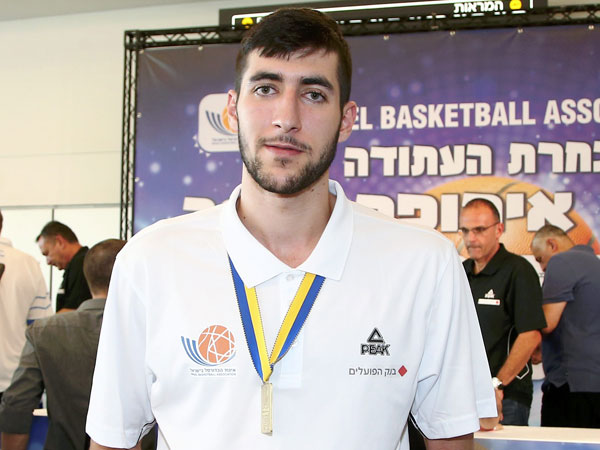 זוכה לפרגון רב (אלן שיבר)