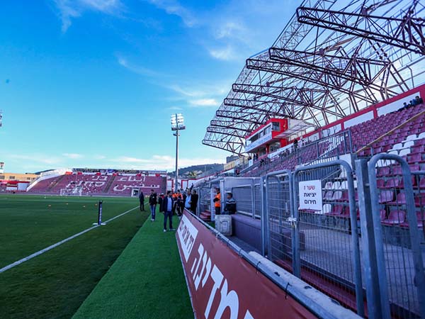 "ברוב האצטדיונים אין קרוסלות, אז שיסגרו את כולם" (מאור אלקסלסי)