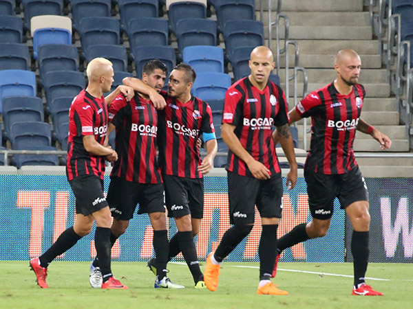 האדומים יחזרו לנצח? (צילום: יוסי שקל)