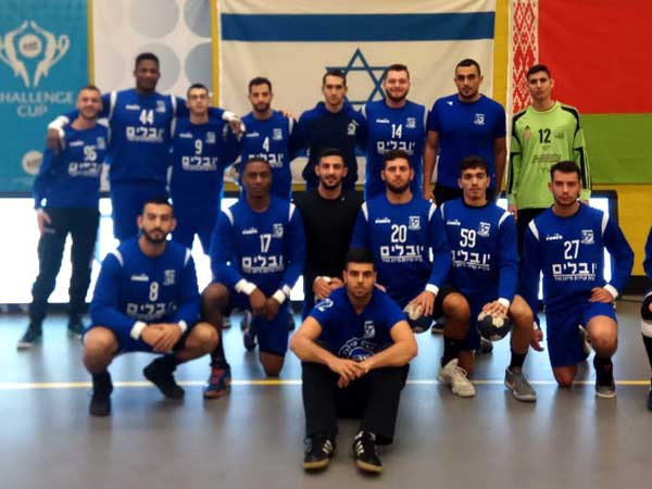 שחקני חולון בלוקסמבורג (משה מיכאלי, מ.כ חולון)