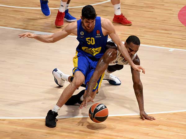 האיש למשימות מיוחדות בהגנה (האתר הרשמי של מכבי ת"א)