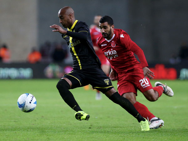 אינברום. משחק נהדר של הקשר (אלן שיבר)