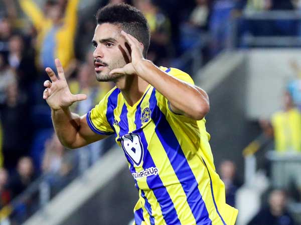 קנדיל. בעיה בעמדת המגן הימני (אלן שיבר)