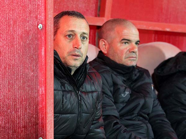 בדרך החוצה. תורג'מן (סוכנות ג'יני)