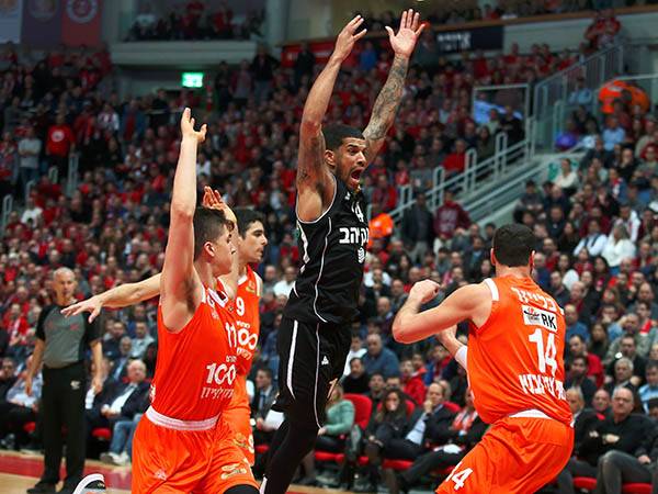 פלדין. הוביל ריצה ירושלמית ברבע השני (אלן שיבר)