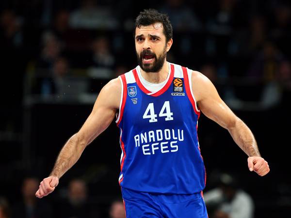 קרונוסלב חגג על בלאט (GETTY)