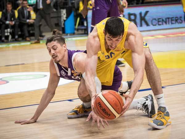 מכבי ת"א חזרה לפסגת הטבלה (צילום: מנהלת הליגה)