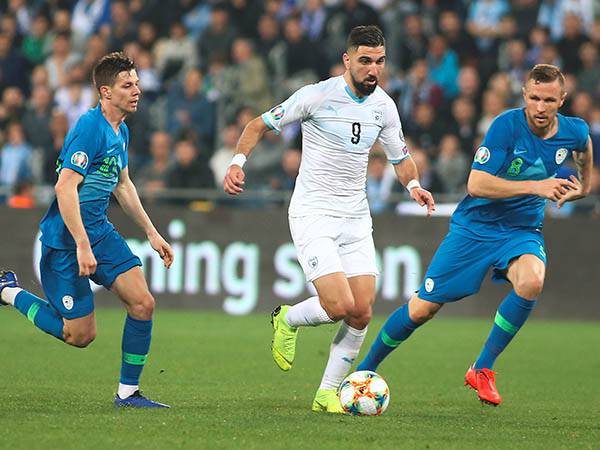 דאבור. ישחק מול חבריו (אלן שיבר)