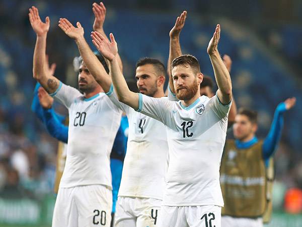 ייני היה האופציה לעמדת המגן השמאלי (אלן שיבר)