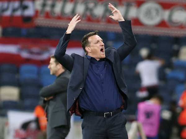 מחמאות מקלינסמן. הרצוג (אלן שיבר)