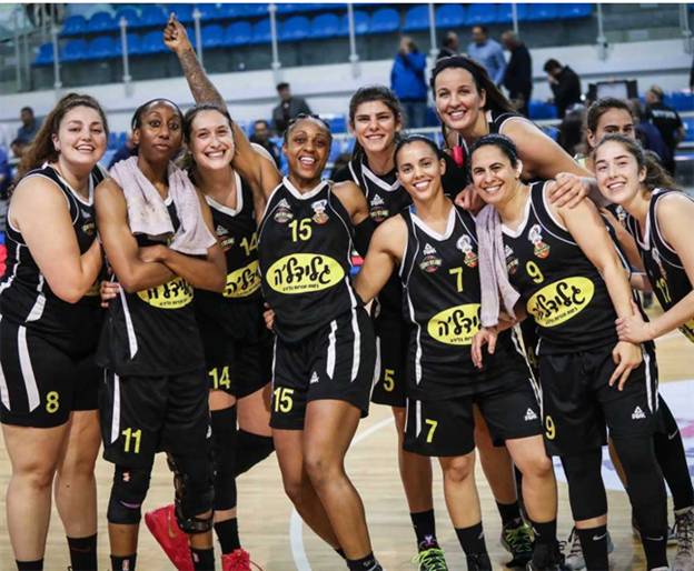 שחקניות רמלה. ניצחון מרשים באשדוד (עודד קרני, באדיבות מנהלת ליגת העל לנשים בכדורסל)