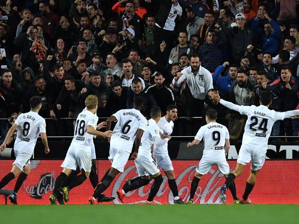 ולנסיה חוגגת את השער הראשון (getty)