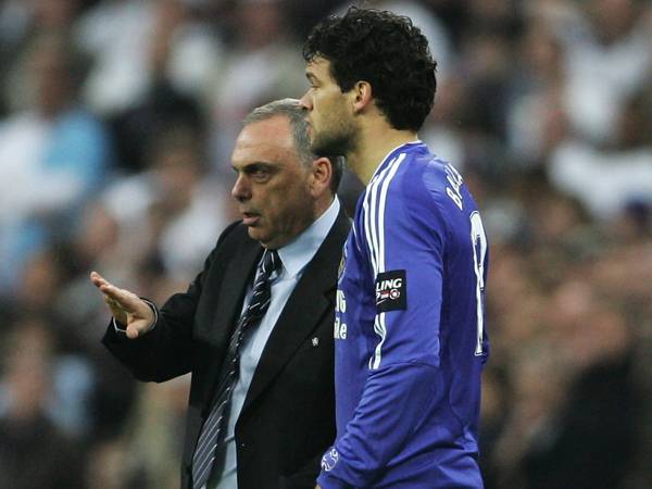 באלאק עם גרנט. לא הבין מי החלוץ שרשום על הלוח (Getty)