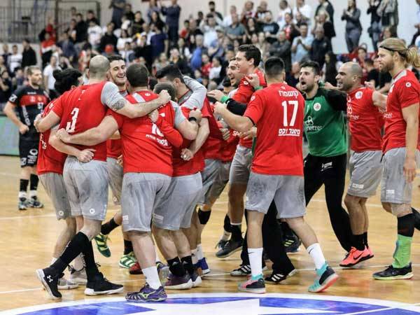 (הדר ואן קולא, איגוד הכדוריד)