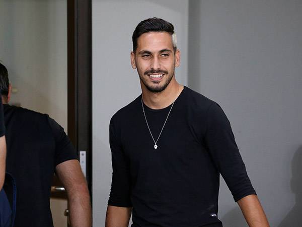 בוזגלו, הרבה זמן בילה מחוץ למגרש (יוסי שקל)