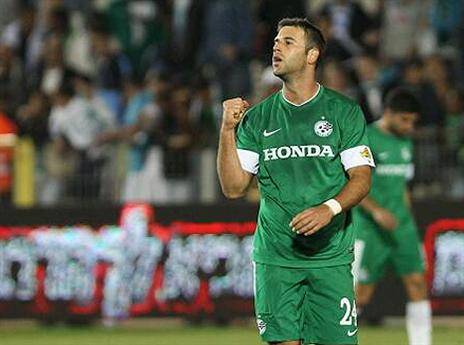 קפטן, סמל. קינן (יוסי שקל)