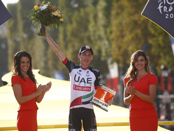 דן מרטין. רזומה מרשים