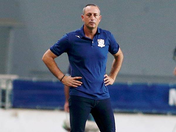 תורג'מן, יחתים עוד זר? (אלן שיבר)