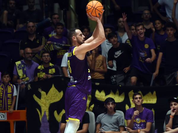 הוביל את חולון בפתיחה. עמית שמחון (ברני ארדוב)