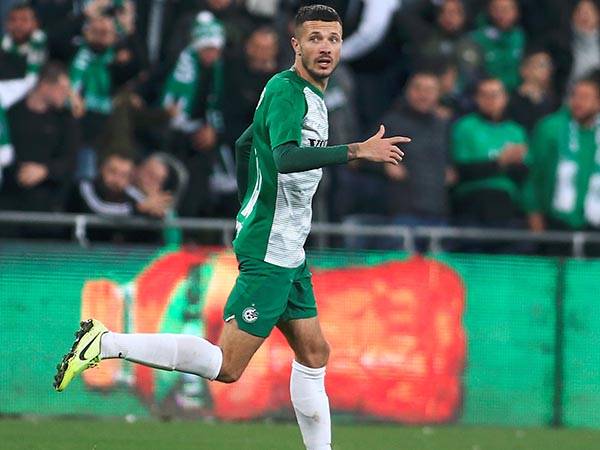 אוהב לכבוש מול מכבי ת"א (אלן שיבר)