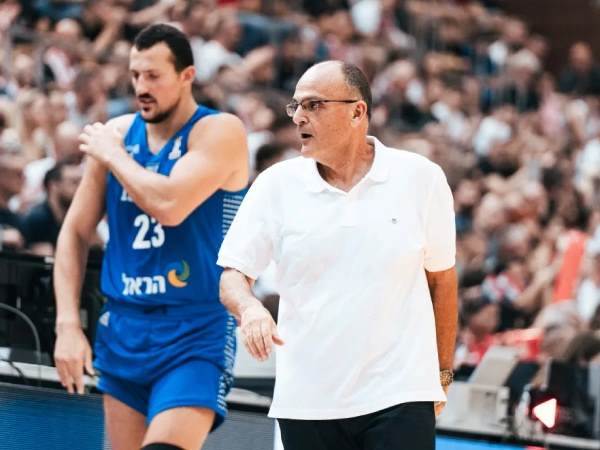 (FIBA)