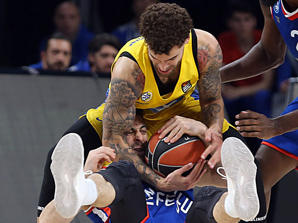 ווילבקין ונאדולו. ייםגשו ללא קהל בהיכל? (Getty)