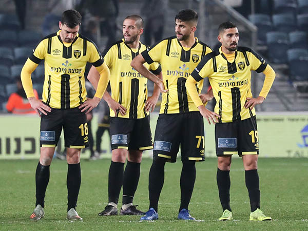 בתנאים קשים, יעלו למשחק יוקרתי. שחקני בית"ר (צילום: דני מרון)
