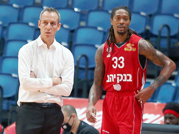"נצטרך לשנות דברים במשחק הבא". קטש וטרי אמש (צילום: אלן שיבר)