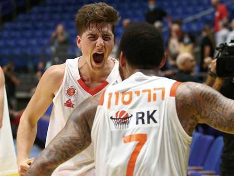 מועדון גדול יותר לשמור על הנכסים שלו. אריאל (אלן שיבר)