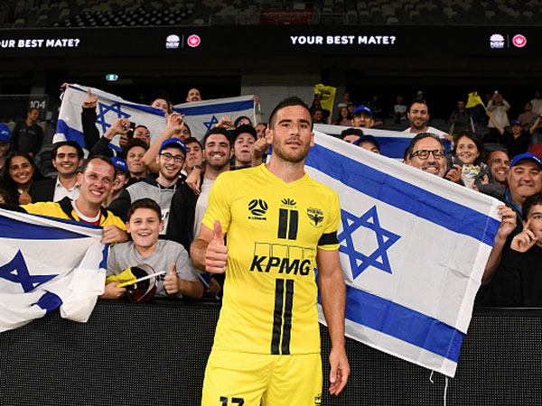 מקבל אהבה מאוהדי וולינגטון (getty)