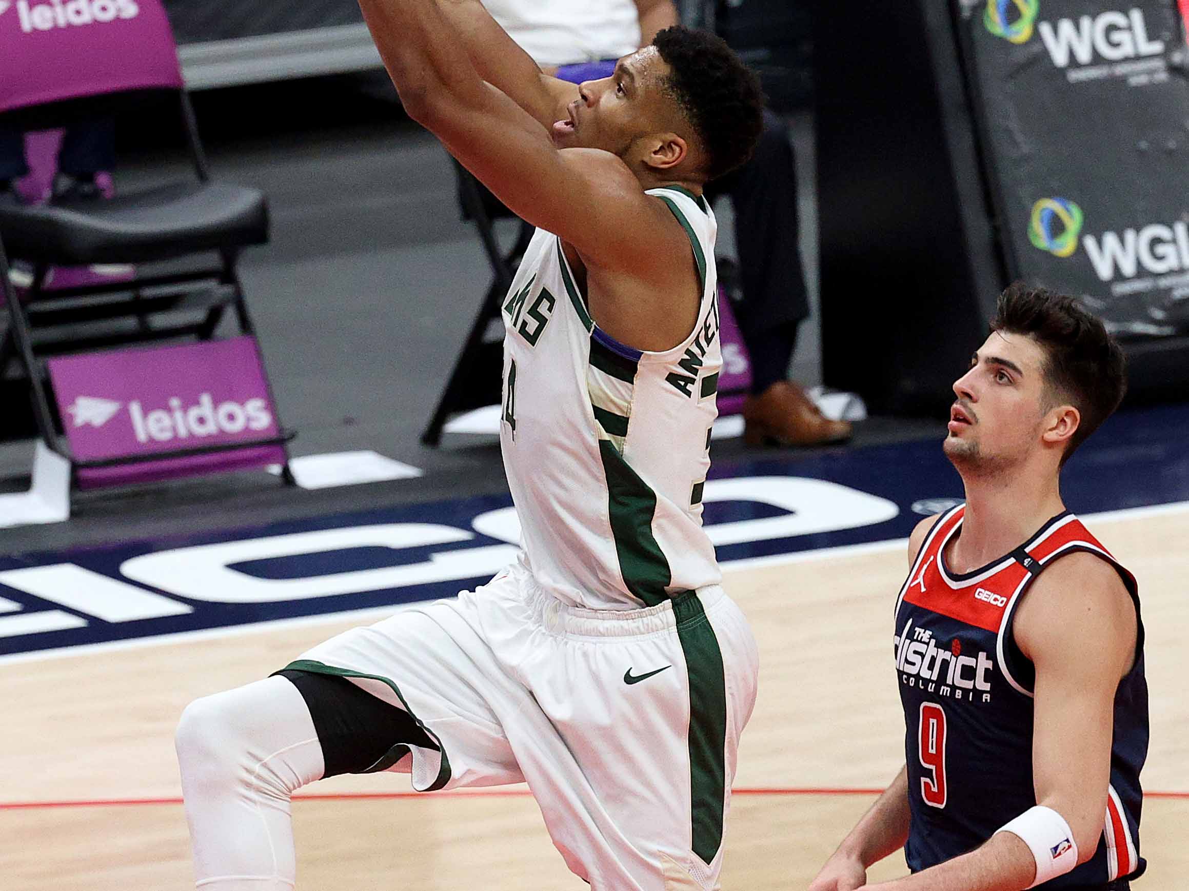 ה-MVP חגג פעמיים בבירה (Getty)