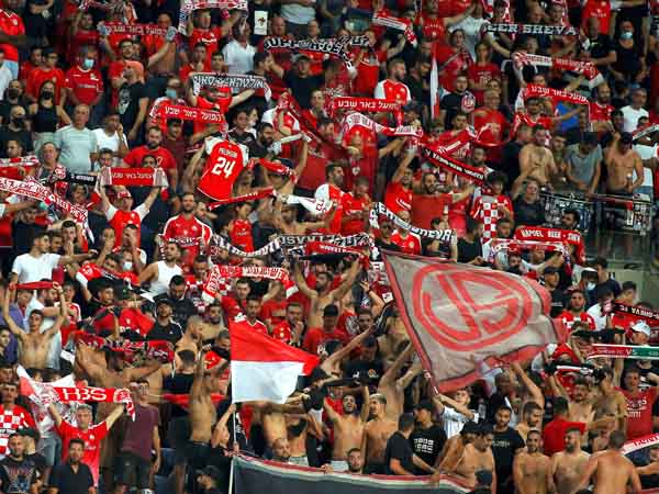 הקהל האדום. מצביע ברגליים (אלן שיבר)