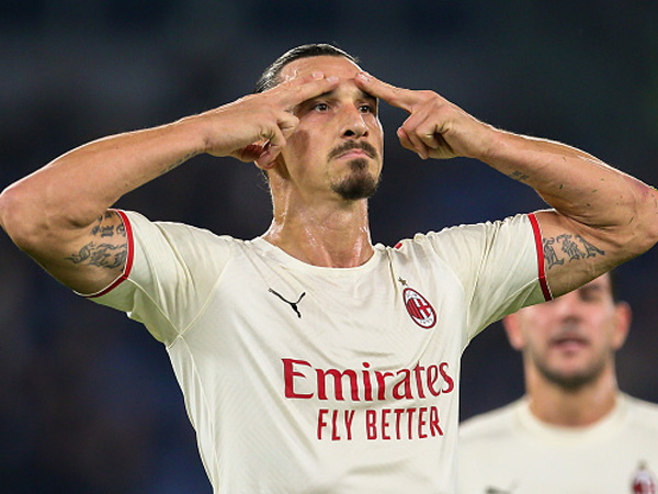 שער ליגה 400 בקריירה לזלאטן, מילאן חגגה יחד איתו (GETTY)