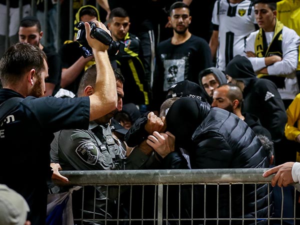 "מה אני אעשה עם זה כפרה, מה אני נראה לך קפטן אמריקה?" (למצולם אין קשר לנאמר בכתבה, צילום: דני מרון)