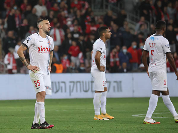 שחקני הפועל חיפה. בדרך לזעזוע (דני מרון)