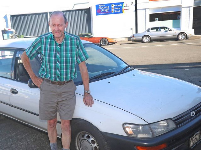 גרהם הבלי והקורולה 93 (צילום:  Bevan Conley)